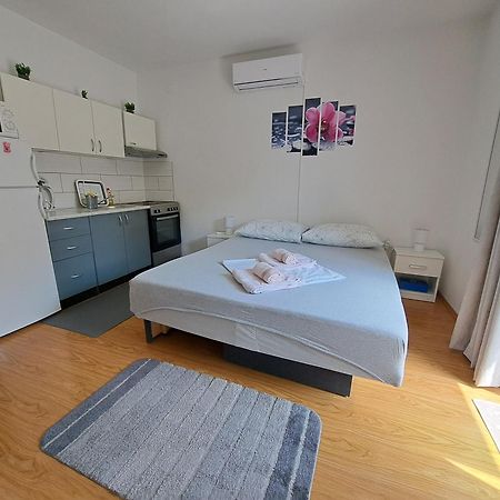 Guest House Angela Senj  Ngoại thất bức ảnh