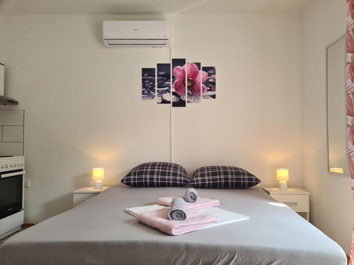 Guest House Angela Senj  Ngoại thất bức ảnh
