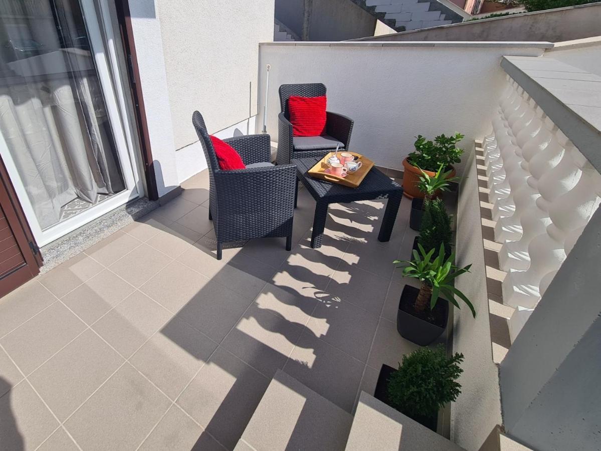 Guest House Angela Senj  Ngoại thất bức ảnh